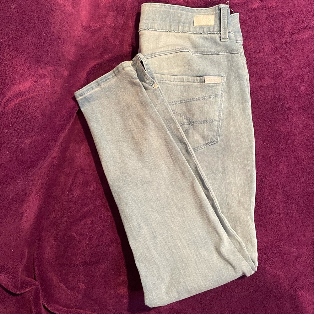 Seven7 high rise skinny crop jean.